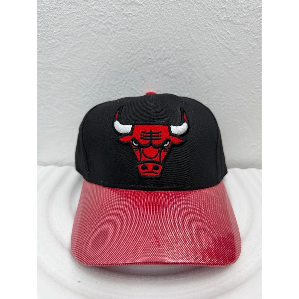 NWT Mitchell & Ness Chicago Bulls Snapback Hat Black Red Adjustable NBA